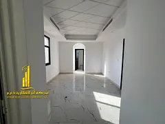 First occupancy, luxurious and elegant brand new two-bedroom apartment in a completely new building