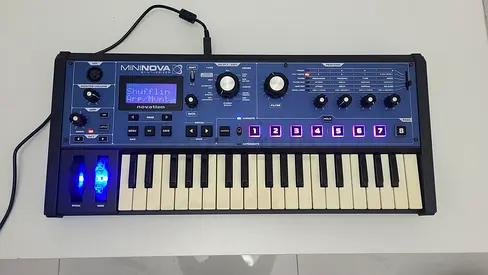 Novation mininova 37 keys