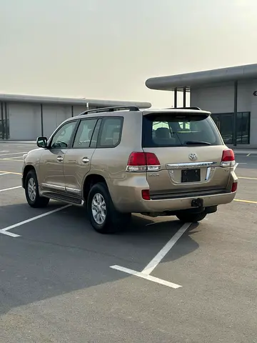 صورة 4 لـ 2010 Toyota LAND CRUISER