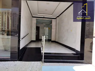 للبيع بنايه زاويه في منطقه مويلح التجاريه موقع ممتاز