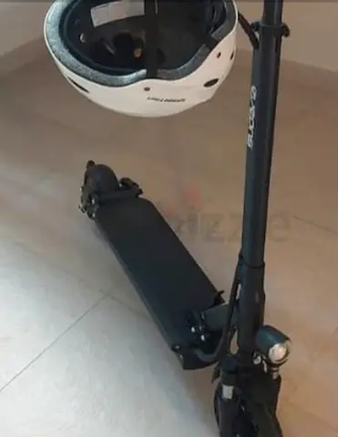 Electric Scooter with Helmet - Good Condition  [Eveons  G Pro]