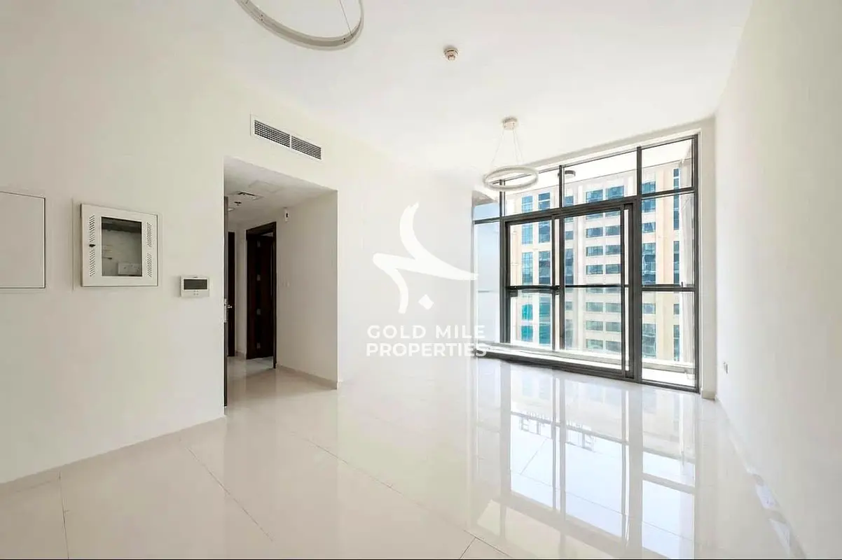 Chiller Free|| Huge & Modern || 1-Beds +Laundry || Amazing View with High Floor