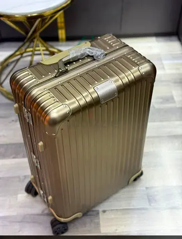 Aluminum suitcase cabin