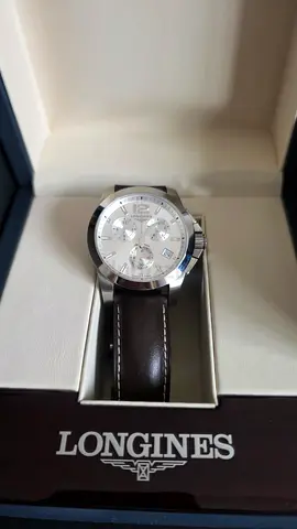 Conquest Quartz Chronograph Silver Dial brown Leather Strap Men's Watch in excellent condition