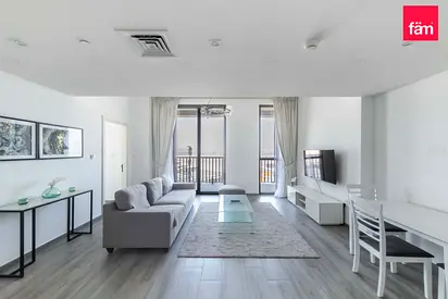 Vacant I Furnished I Central Garden View