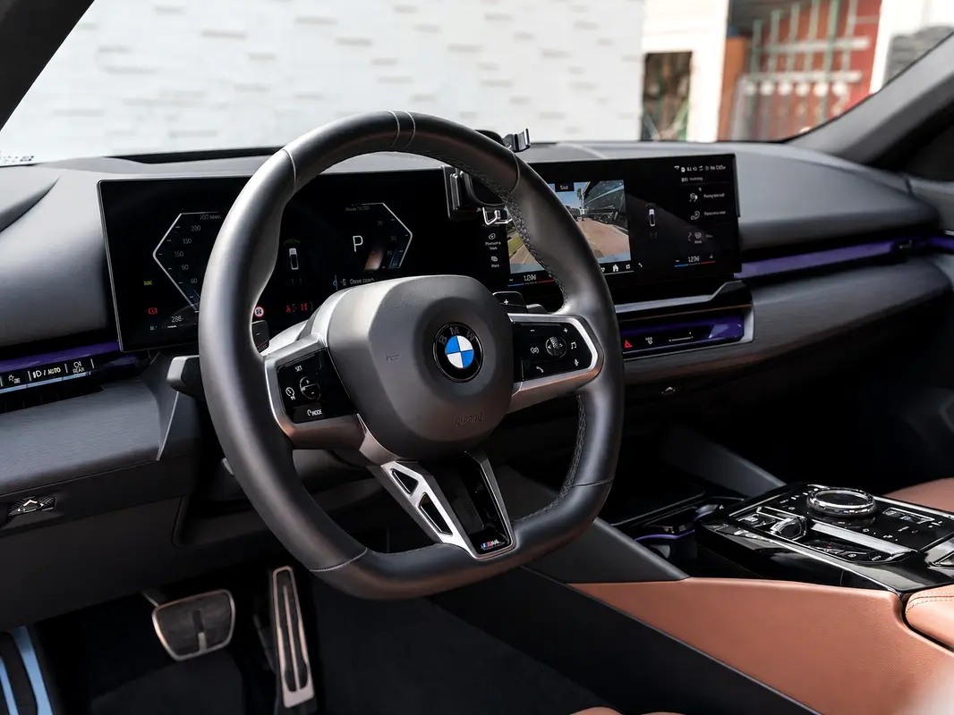 BMW 5-Series 2024