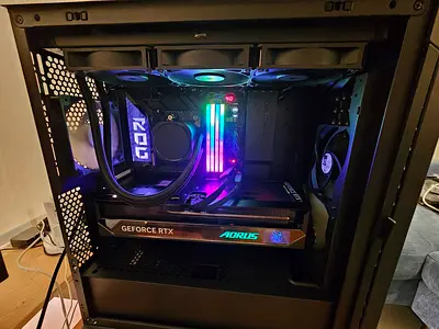 High-End Custom PC Setup: Ryzen 9 9950X, RTX 5070 Ti MASTER, 64GB RAM, Samsung 4TB Gen5 SSD