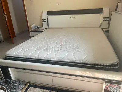 Double storage bed frame with mattress and bedside tables - white/black. سرير مزدوج التخزين مع مرتبة