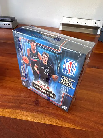 Topps Chrome 2025-26 Update NBA Basketball Sealed Mega Box