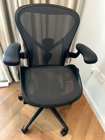 Herman miller Aeron remastered size B fully loaded