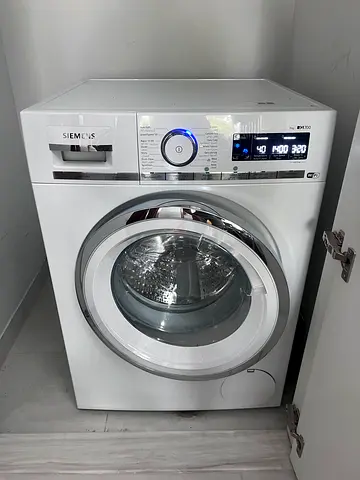 Siemens iQ700 Front Load Washing Machine