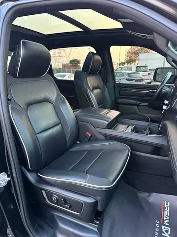 2025 RAM 1500 photo 16