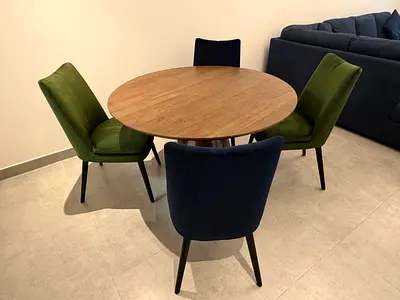 Home R Us Round Table and Four Chairs