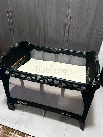 Graco Pack 'n Play Playard / Portable Baby Crib - Good Condition