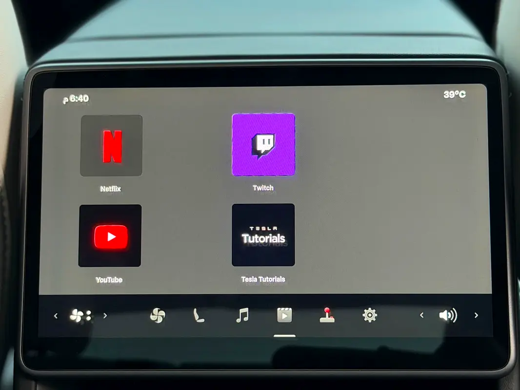 Tesla Model Y 2026