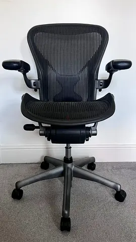 Herman miller Aeron size B fully loaded