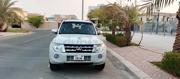 Well Maintained Mitsubishi Pajero 2014 GLS 3.5L V6 4wd GCC Specs | Reliable SUV