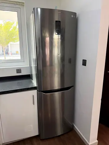 LG Household Refrigerator-Freezer GC-B439SLQK — Good Working Condition