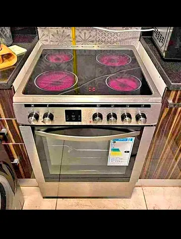 Hoover Stainless Steel Electric Ceramic Hob Oven - 4 Burners, Good Condition working fre home deliv