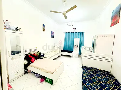 Reday to move female Bedspce available Sharaf dg metro station