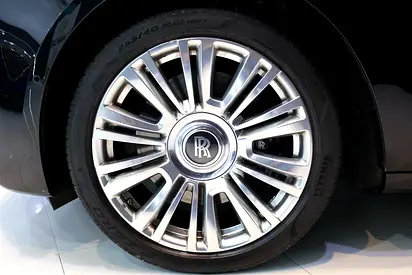 2021 ROLLS-ROYCE GHOST — миниатюра 16