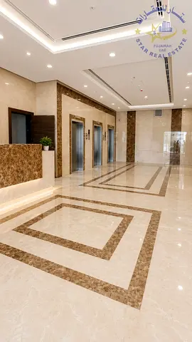 للإيجار شقة سكنية جديدة فاخرة بإطلالة على الطريق الرئيسى – سكمكم – الفجيرة