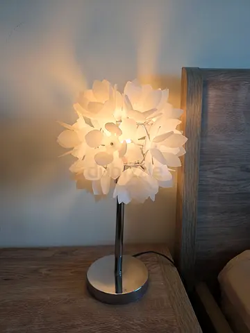 White floral table lamp - bedside decorative lamp