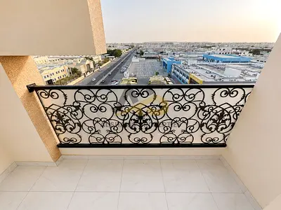 Spacious / Balcony / Parking / By walkable school
