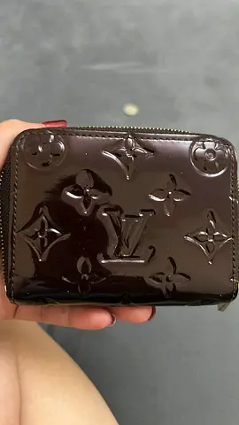 Vernis lv compact wallet