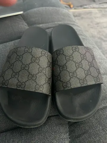 Black genuine Gucci designer- slide sandals - preowned size uk 9