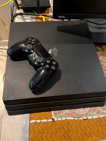 Sony PlayStation 4 pro 1 tb with DualShock 4 Controller - perfect Condition