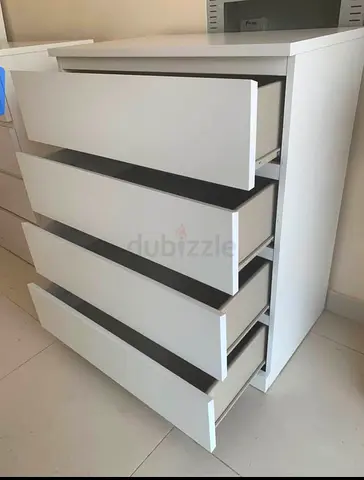 White 4-Drawer Chest / Dresser in Good Condition