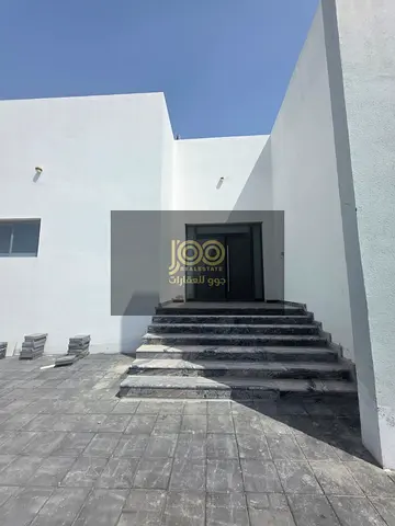 فيلا جديدة أول ساكن بتصميم راق ومساحات واسعة تناسب العائلة يجمع بين الفخامة والخصوصية