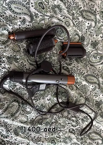 Dyson Airwrap with 3 attachments