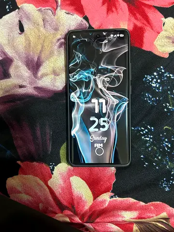 Brand New smartphone in good condition with screen protector — please read description