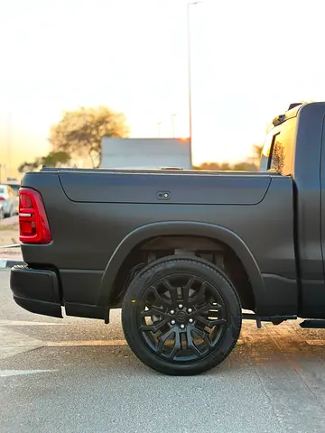 2025 RAM 1500 photo 7