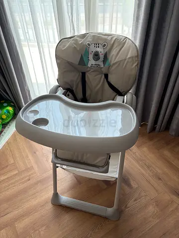 Baby high chair with removable tray — good condition