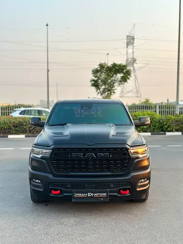2025 RAM 1500 photo 3