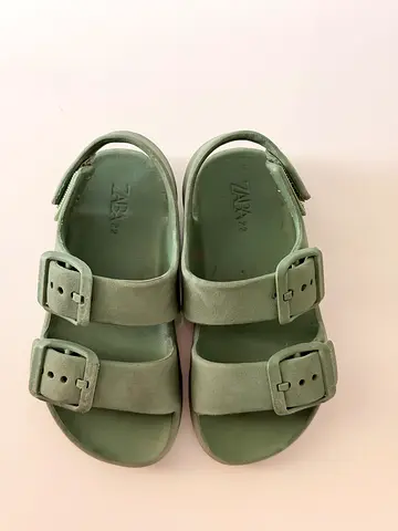 Green buckle sandals, size 22 (h&m Kids)