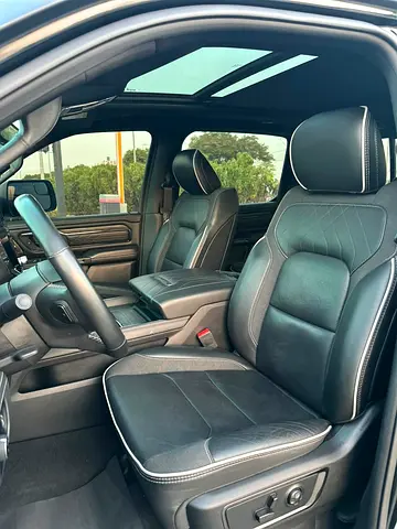 2025 RAM 1500 photo 11