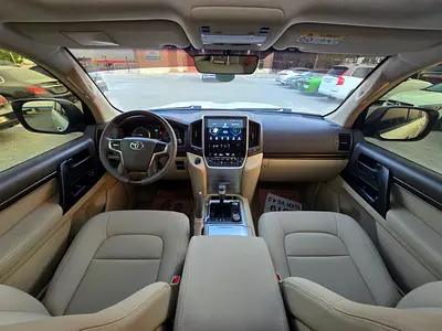 صورة 18 لـ 2019 Toyota LAND CRUISER