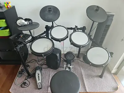 Alesis Nitro Max Mesh 8-Piece Electronic Drum Kit