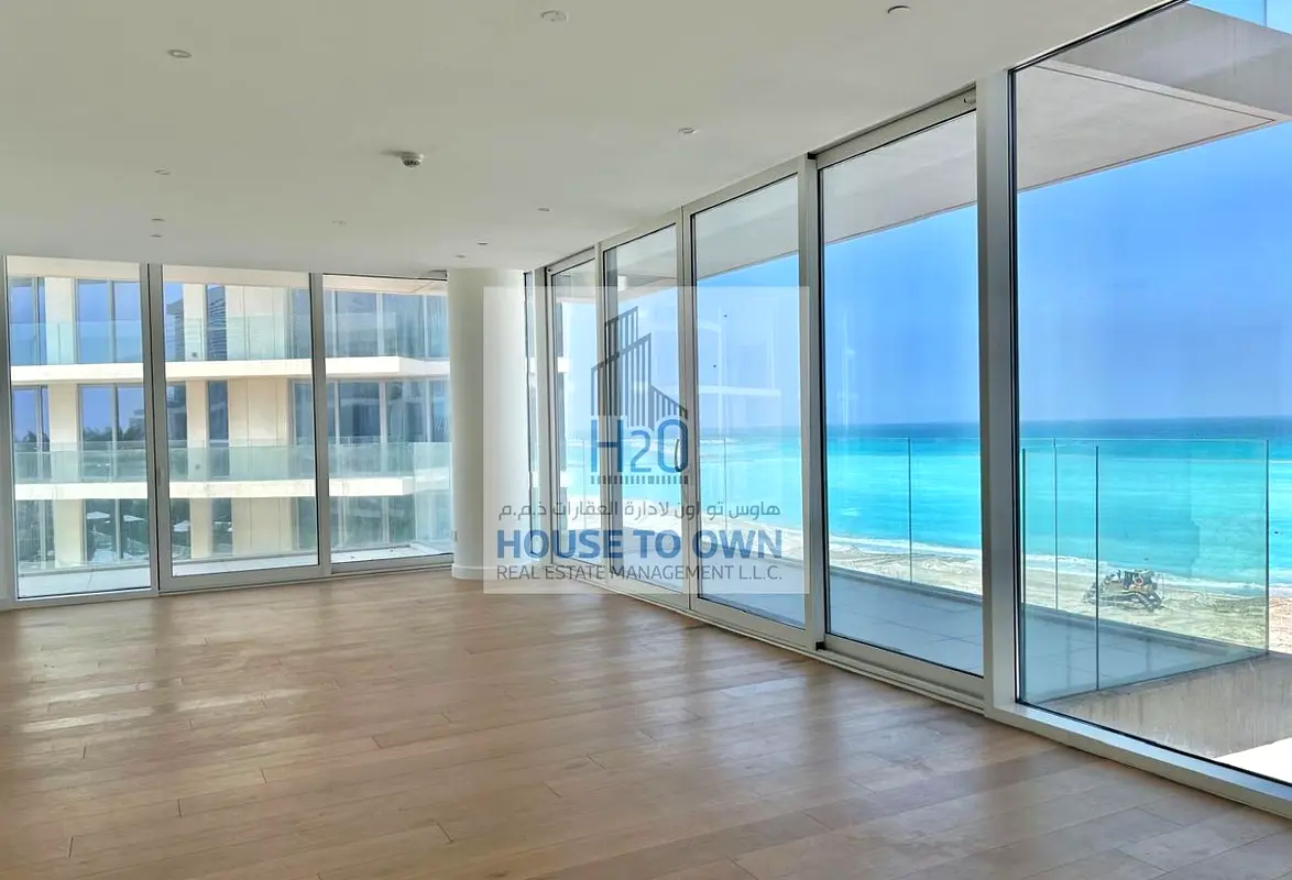 Wide Sunlit Sea Views Vacant and Ready to Move In