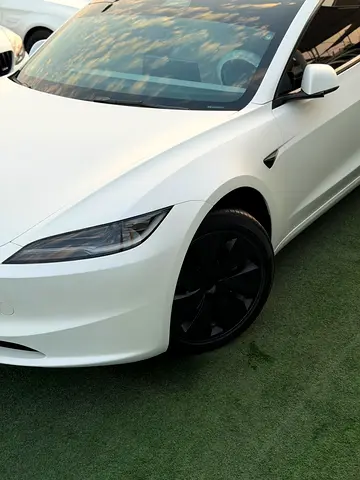 2026 Tesla MODEL 3 — фото 6