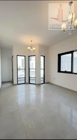 Brand-new building (first occupancy) in a prime location in Al Nuaimiya; hotel-style finishing. Direct from the owner—no commission.
