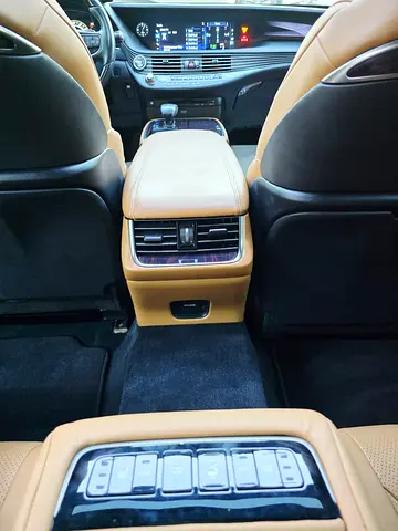 2020 Lexus LS-SERIES thumbnail 18