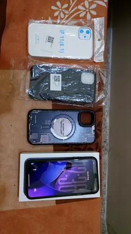 IPHONE 11 128 GB PHYSICAL DUAL SIM WITH BOX 3 NEW CASE CONDITIONS NEW