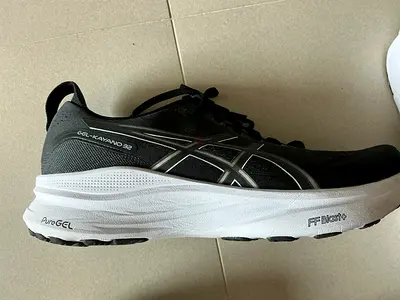 Asics running shoes GEL Kayano 32, size 43.5