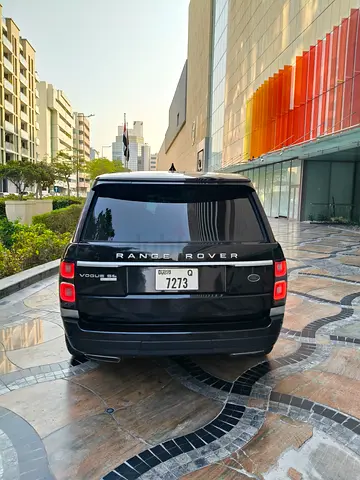 2018 Land Rover Range Rover Vogue SE | GCC Specs | Pristine Condition