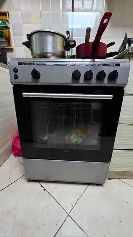 Vestel Made in Turkey, Used freestanding stainless steel gas oven with 4 burners